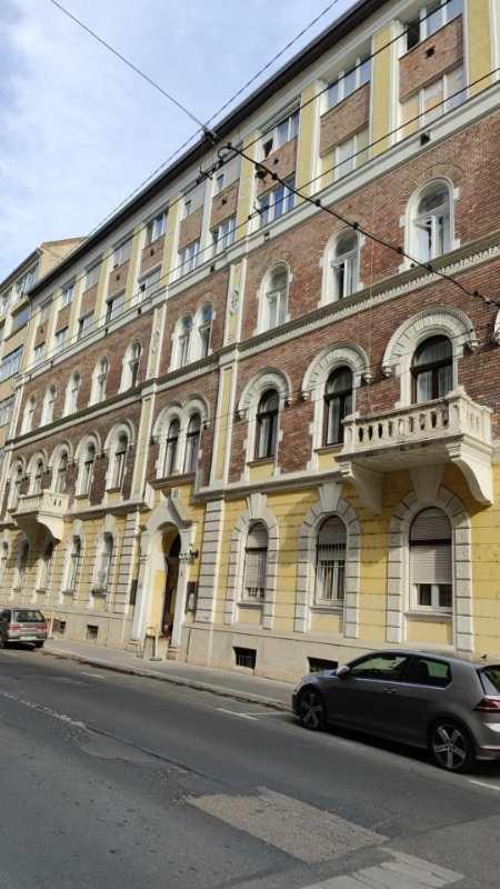 U Home Central Budapest Eksteriør bilde
